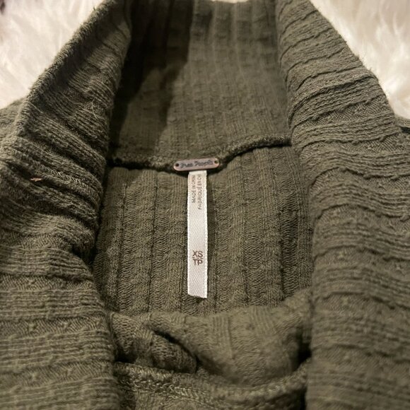 Free People Ribbed Sweater | XS | Olive Green | Statement Sleeves cowl neck - Picture 5 of 6